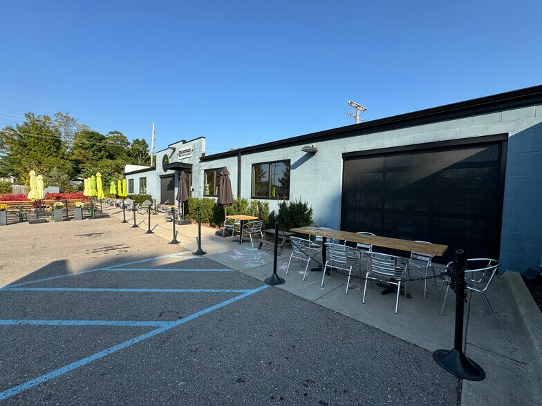 More Photos Of 8080 Grand St, Dexter Auto Repair For Sale