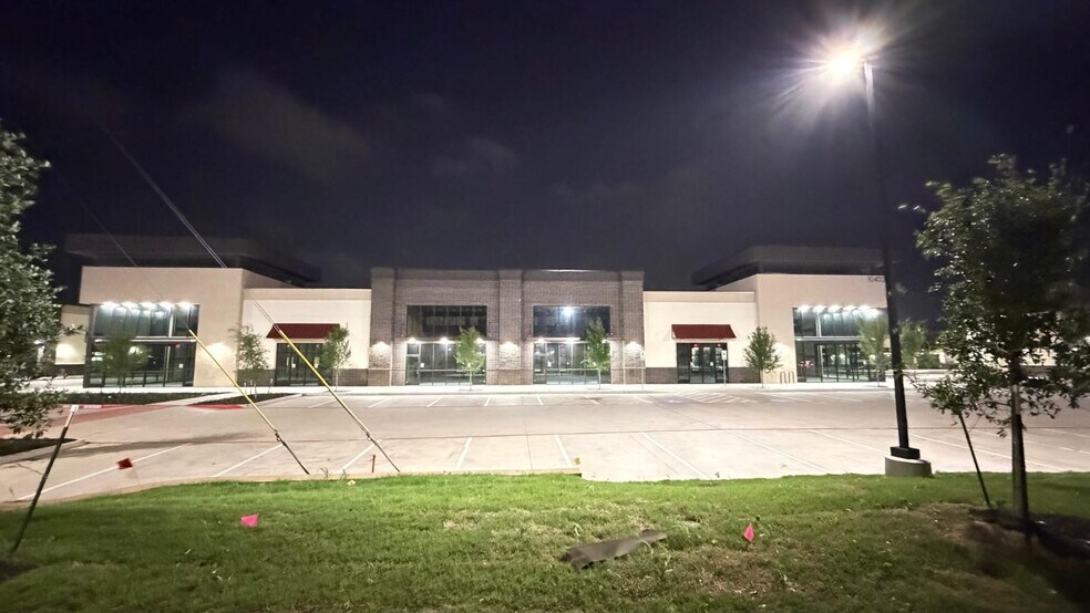 More Photos Of 10040 Coit Rd, Frisco Storefront Retail Office For Lease