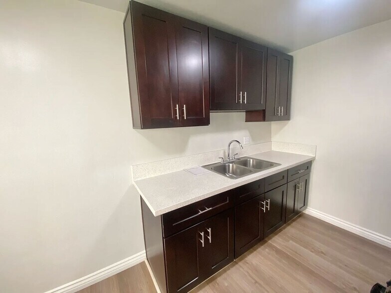 More Photos Of 208 S Normandie Ave, Los Angeles Apartments For Sale