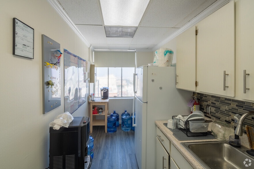 More Photos Of 320 Pine Ave, Long Beach Loft Creative Space For Lease