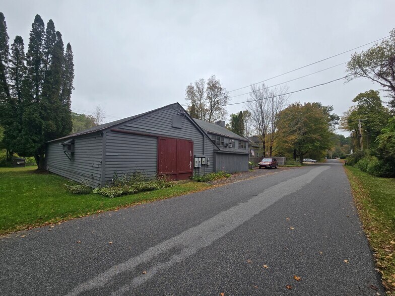 More Photos Of 233 Litchfield Tpke, Washington Freestanding For Sale