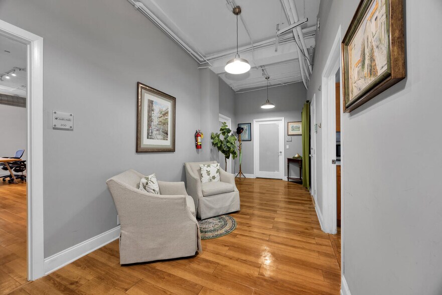 More Photos Of 2334-2346 Ponce De Leon Blvd, Coral Gables Office For Lease