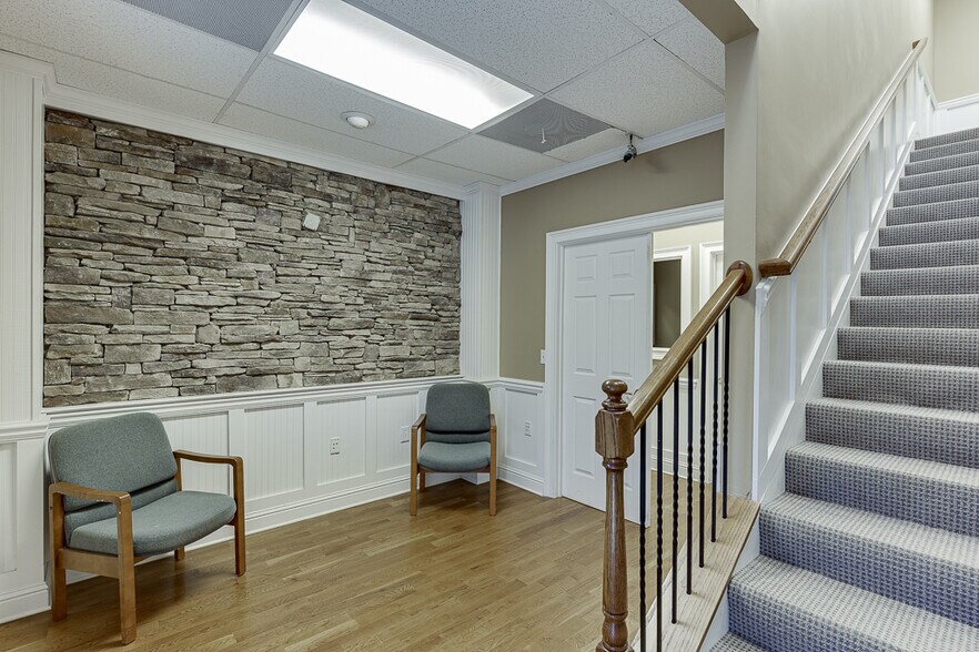 More Photos Of 743 Church St, Buford Office For Sale