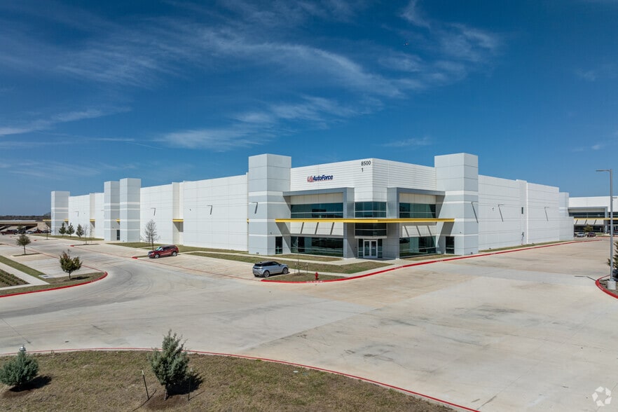 More Photos Of Parmer Lane & US 290, Manor Distribution For Lease