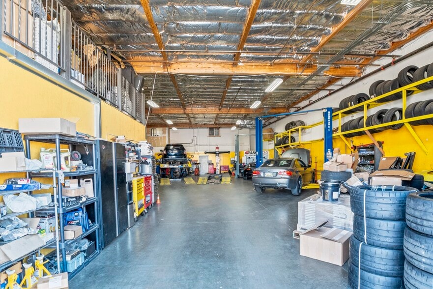 More Photos Of 1124 Old Bayshore Hwy, San Jose Service For Sale