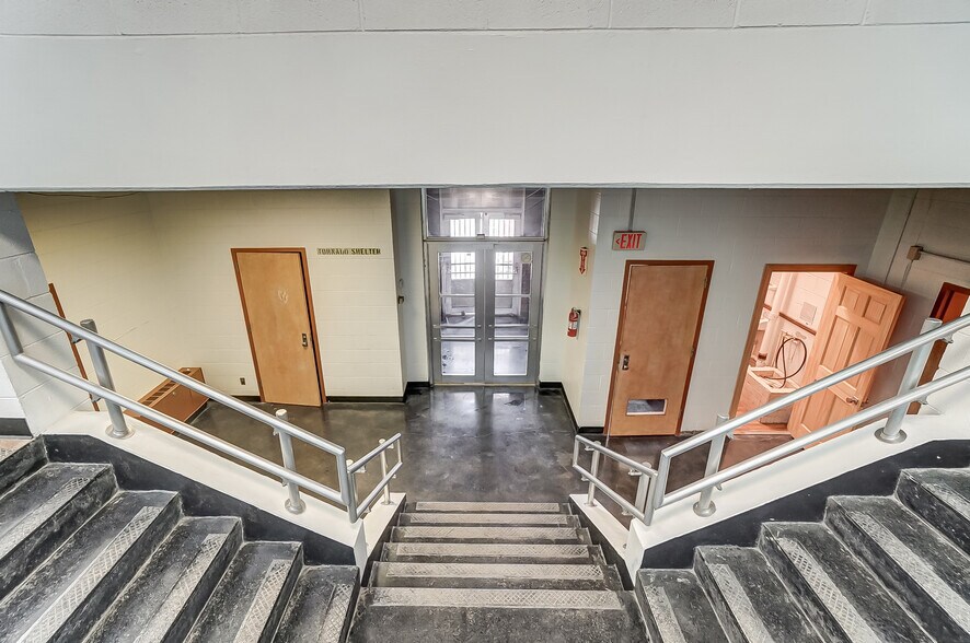 More Photos Of 1558 Waverly Ave, Cincinnati Schools For Sale