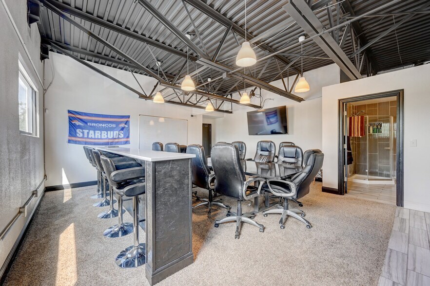 More Photos Of 7030 E 46th Avenue Dr, Denver Warehouse For Sale