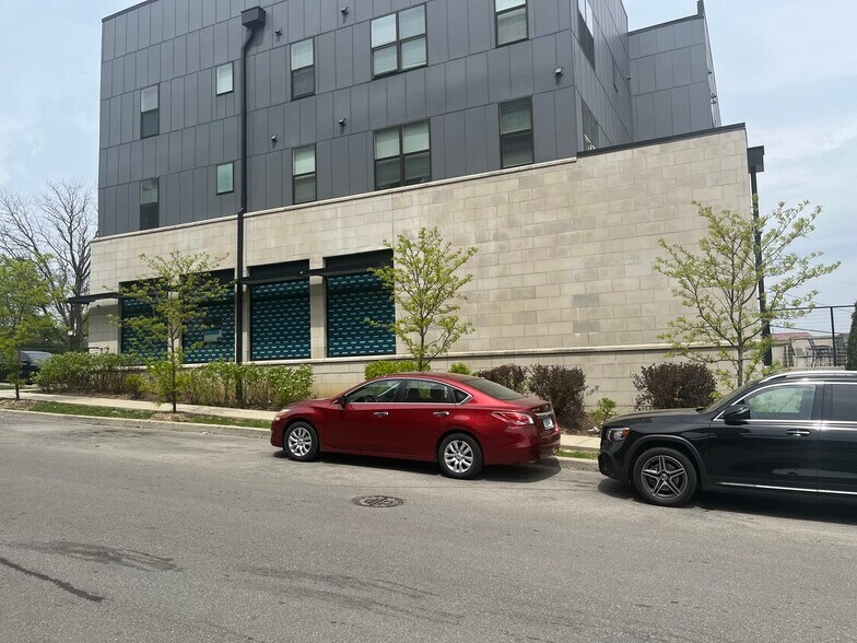 More Photos Of 1425 N Dunn St, Bloomington Apartments For Lease