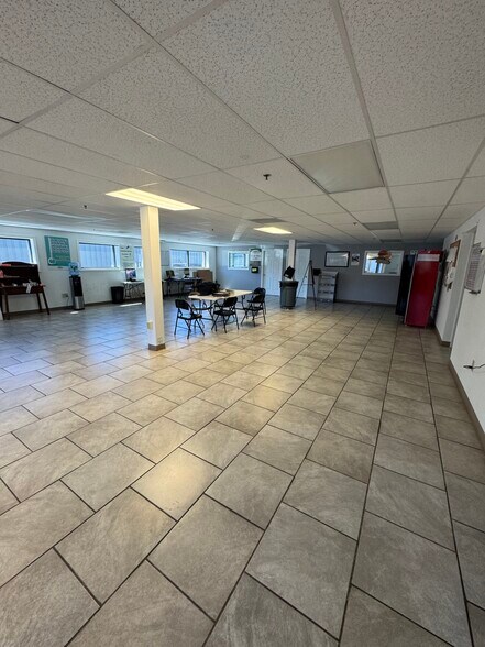 More Photos Of 350 N Cherry Street Ext, Wallingford Manufacturing For Lease