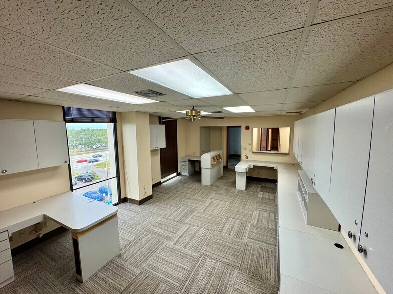 More Photos Of 13801 Bruce B Downs Blvd, Tampa Medical For Lease