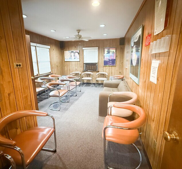 More Photos Of 209-17 union tpke, Oakland Gardens Storefront Retail Residential For Lease