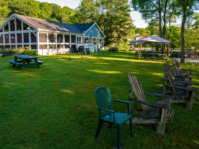 More Photos Of 8 South St, Ellsworth General Retail For Sale