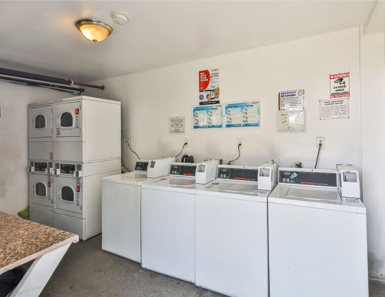 More Photos Of 2202-2208 Michigan Ave, Los Angeles Apartments For Sale