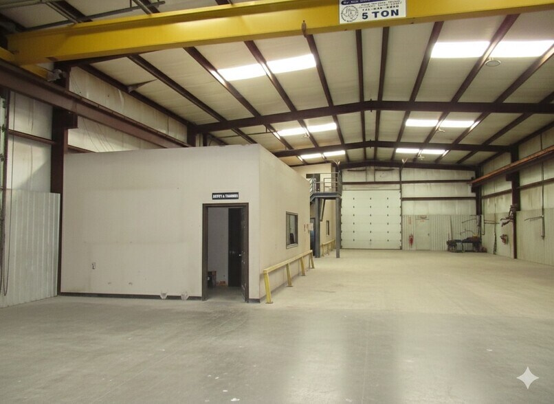 More Photos Of 9105 W Interstate 20, Midland Warehouse For Lease