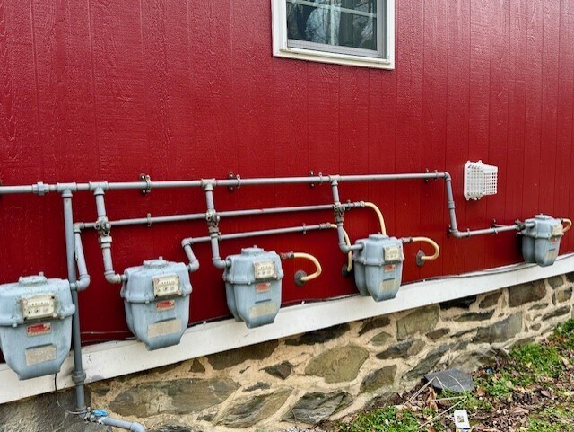 More Photos Of 19 N Bridge St, Round Hill Apartments For Sale