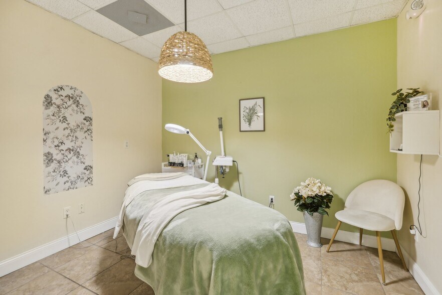 More Photos Of 1404 Del Prado Blvd S, Cape Coral Storefront Retail Office For Sale