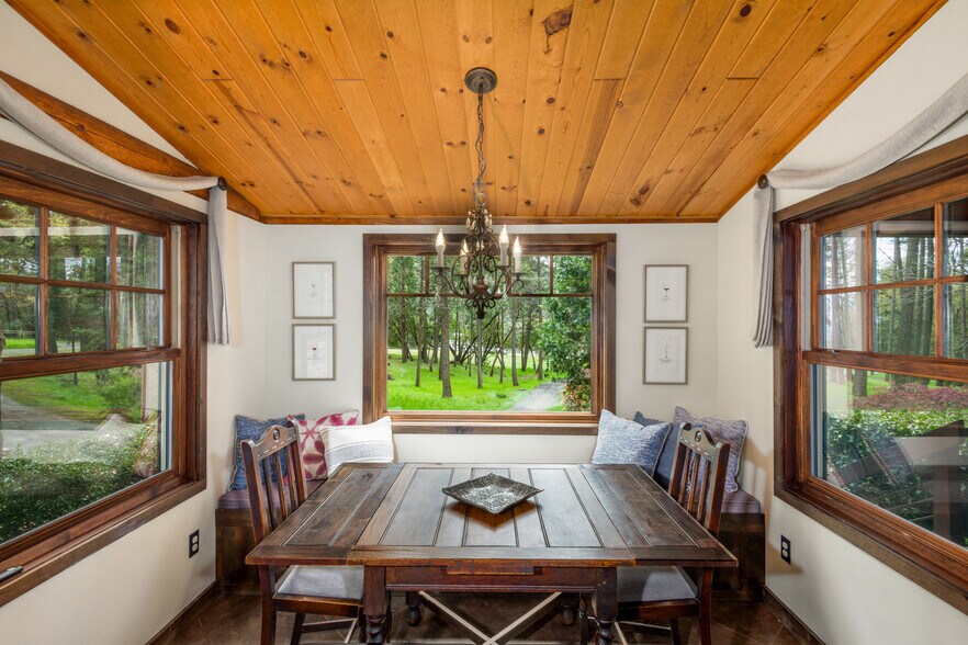 More Photos Of 818 Slagle Creek Rd, Grants Pass Winery Vineyard For Sale