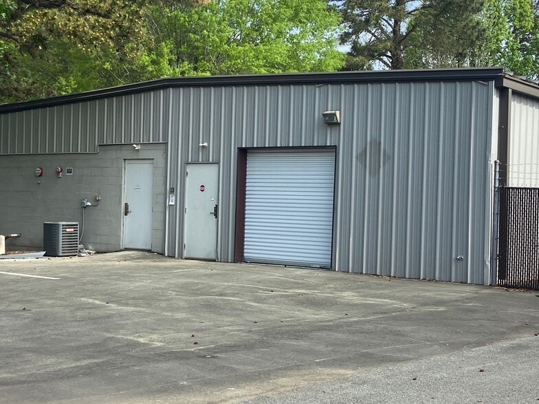 Primary Photo Of 4746 Sweden Rd, Charlotte Warehouse For Lease