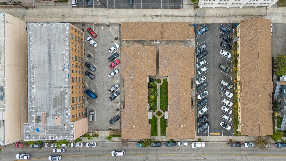 More Photos Of 123-129 N Jackson St, Glendale Apartments For Sale