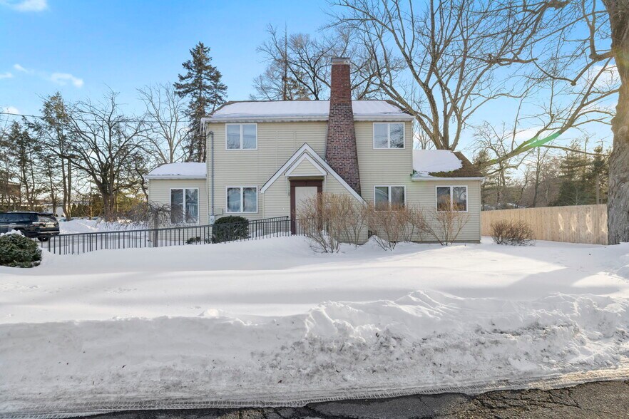 More Photos Of 7 Stokum Ln, New City Office For Sale