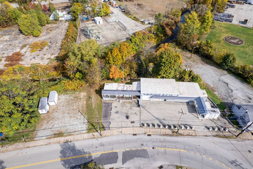 More Photos Of 305 Division St, Jeannette Distribution For Sale