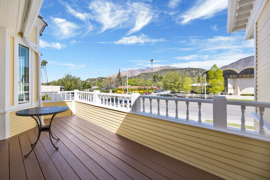 More Photos Of 620 W Foothill Blvd, Monrovia Office For Sale