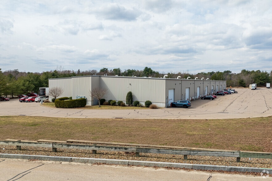 More Photos Of 215 Plain St, North Attleboro Warehouse For Lease