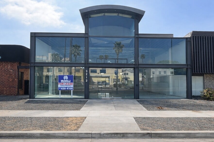 Primary Photo Of 3212 Santa Monica Blvd, Santa Monica Freestanding For Lease