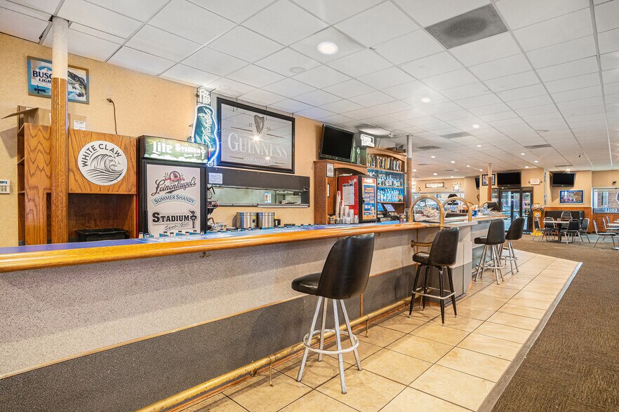 More Photos Of 203 N Egan Ave, Madison General Retail For Sale