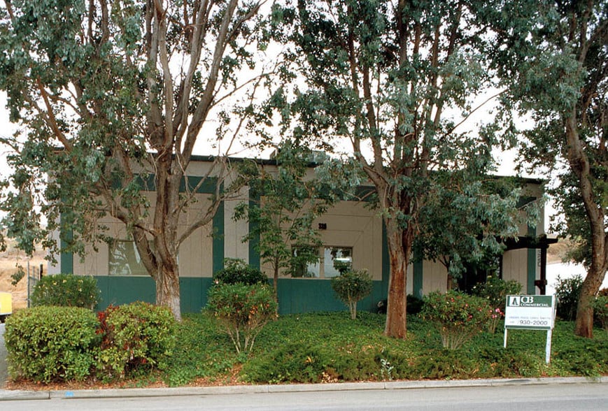 More Photos Of 320 W Channel Rd, Benicia Warehouse For Lease
