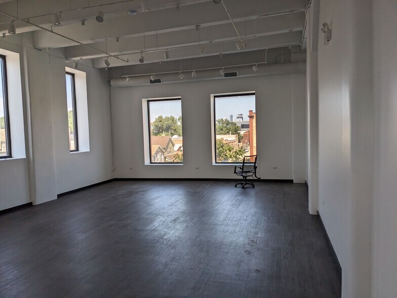 More Photos Of 1719 S Clinton St, Chicago Loft Creative Space For Lease