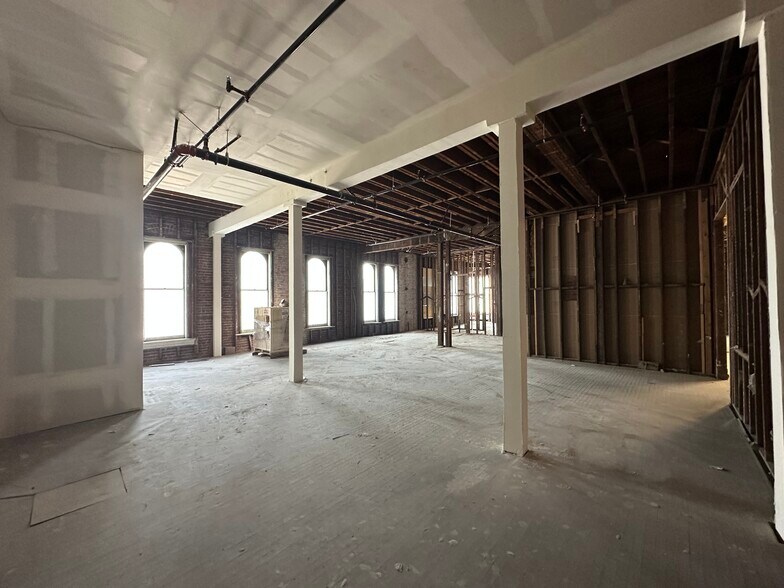 More Photos Of 82-96 E Santa Clara St, San Jose Office For Sale