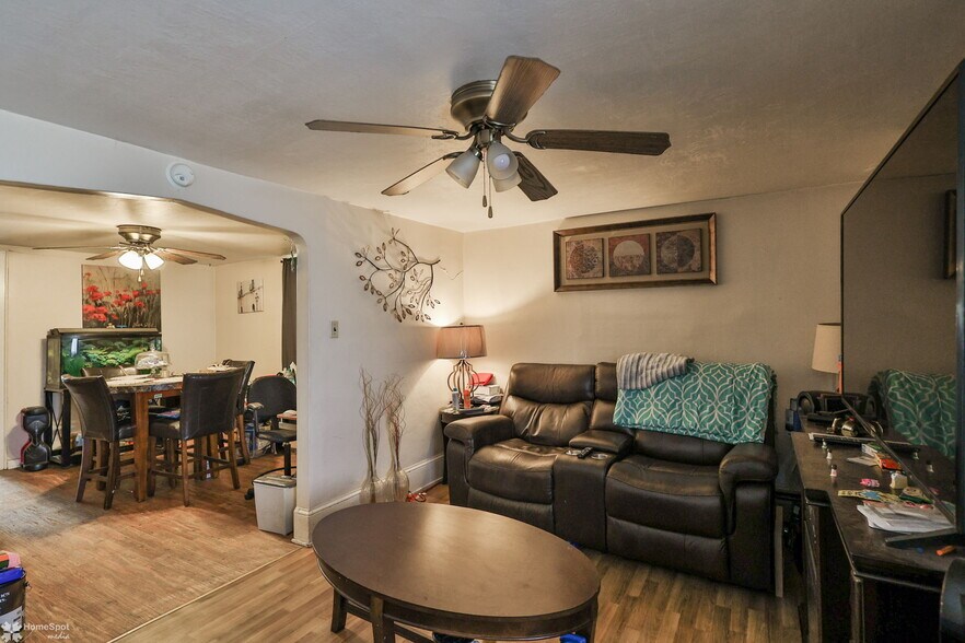 More Photos Of 304 E Kline Ave, Lansford Multifamily For Sale