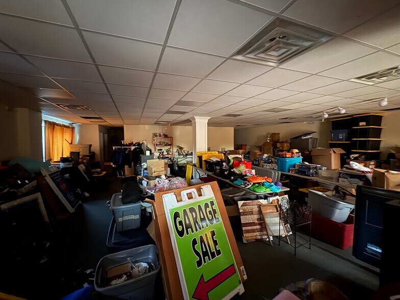 More Photos Of 514-522 Middle Country Rd, Middle Island Unknown For Lease