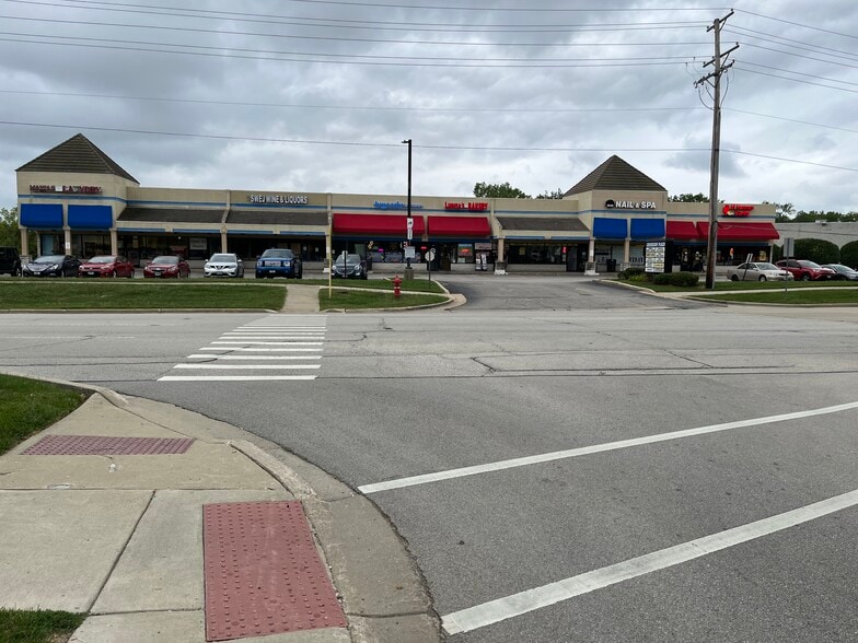 More Photos Of 250-294 Mchenry Rd, Wheeling Unknown For Lease