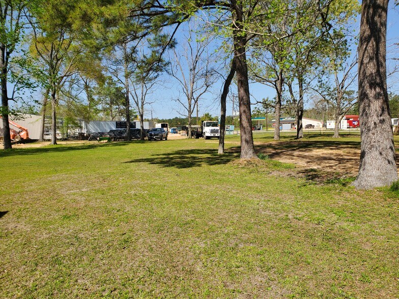 More Photos Of 10994 Fostoria Rd, Cleveland Land For Sale