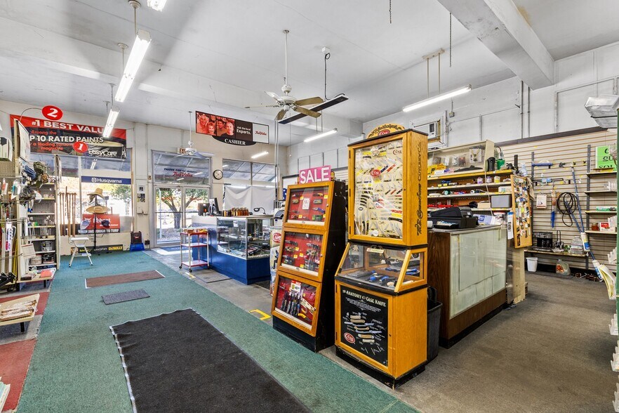 More Photos Of 5 S Main St, High Springs Freestanding For Sale