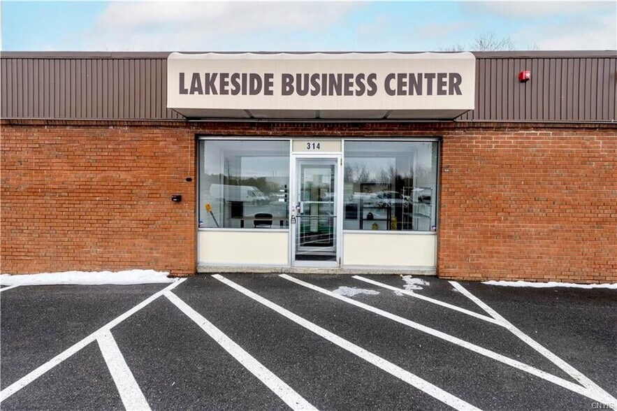 Primary Photo Of 314 Lakeside Rd, Solvay Light Distribution For Sale