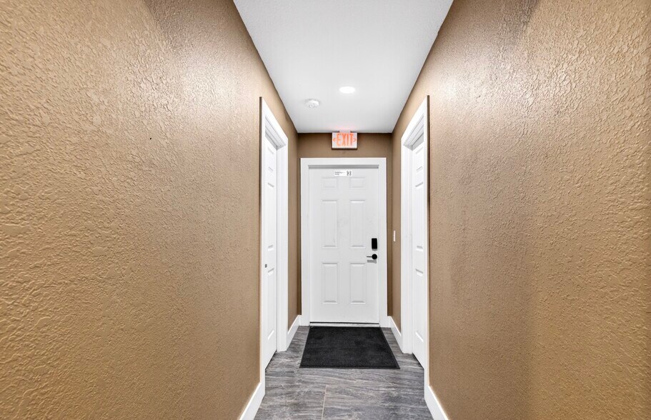 More Photos Of 236 Pondella Rd, North Fort Myers Auto Repair For Sale