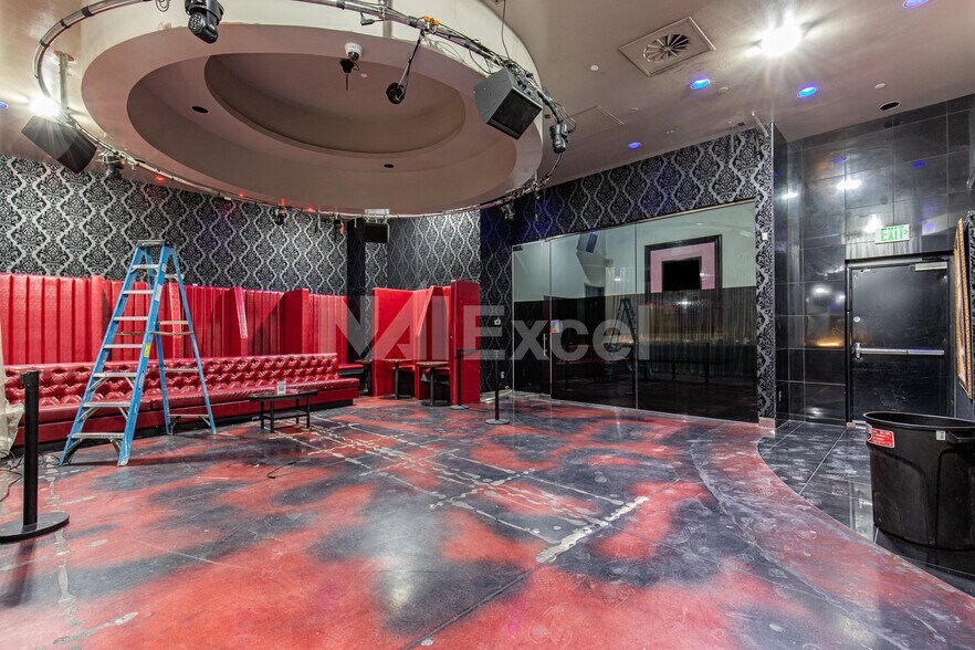 More Photos Of 4710-4740 S Arville St, Las Vegas Bar For Lease