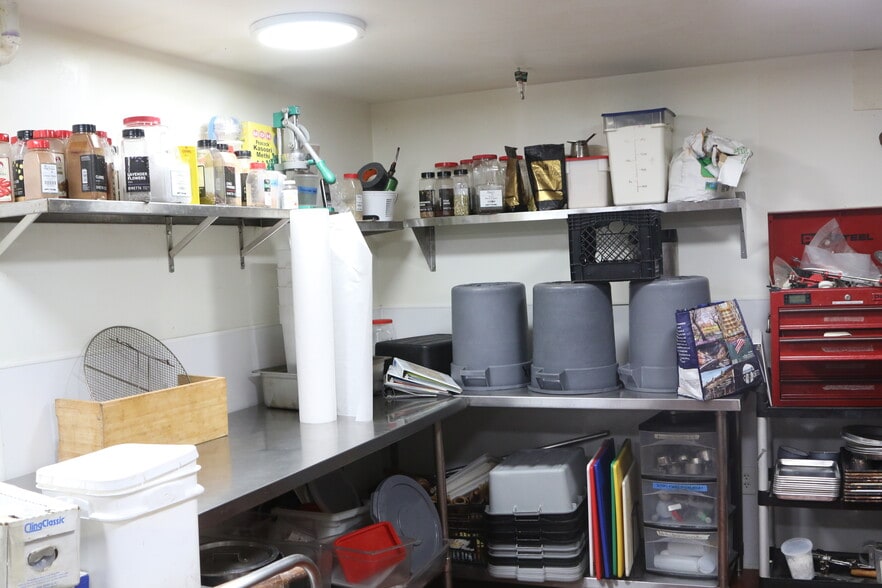 More Photos Of 3101 E Baltimore St, Baltimore General Retail For Lease