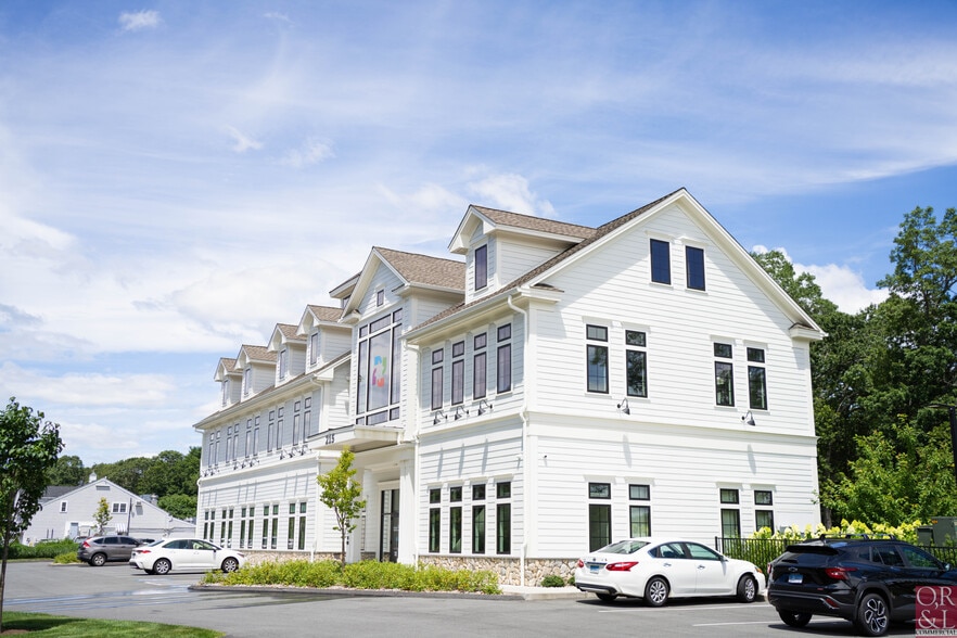 More Photos Of 215 Elm St, Old Saybrook Unknown For Lease