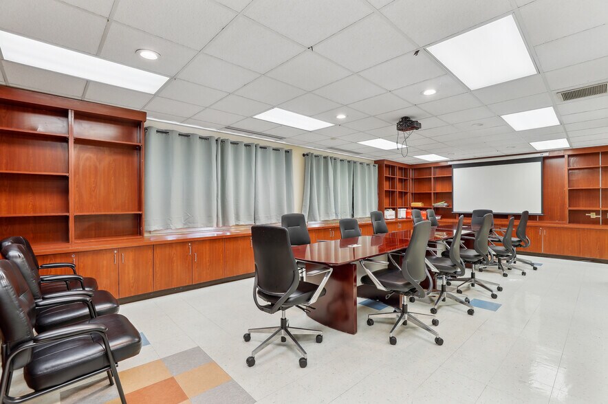 More Photos Of 631 Cherry Hill Rd, Baltimore Medical For Sale