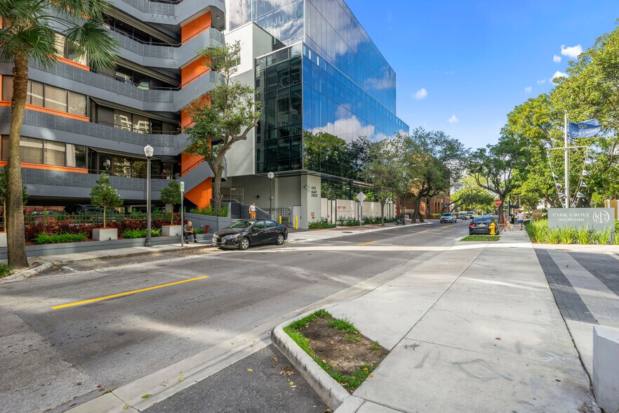 More Photos Of 3326 Mary St, Coconut Grove Office For Lease