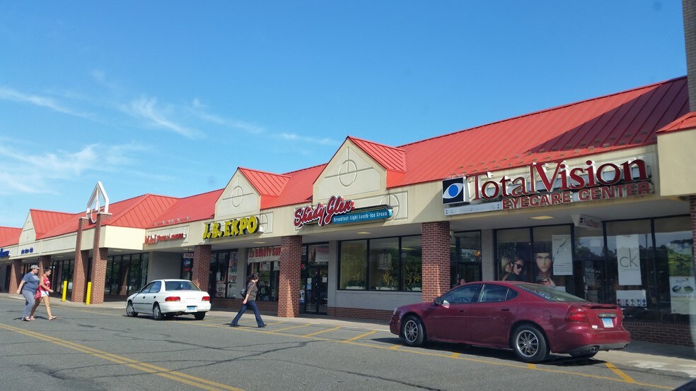 More Photos Of 412 Middle Tpke W, Manchester Unknown For Lease