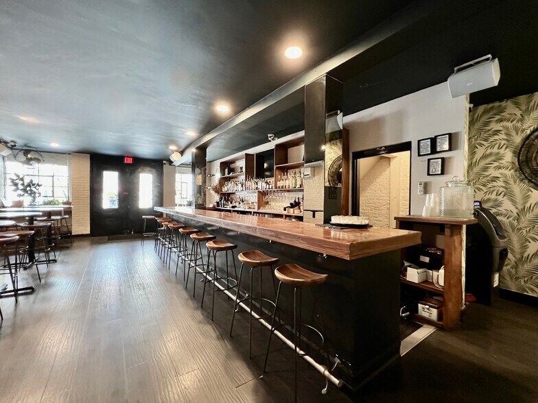 More Photos Of 66 Greenpoint Ave, Brooklyn Storefront Retail Office For Lease