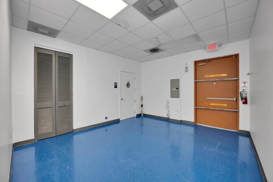 More Photos Of 13300 NW 27th Ave, Opa-locka Restaurant For Lease
