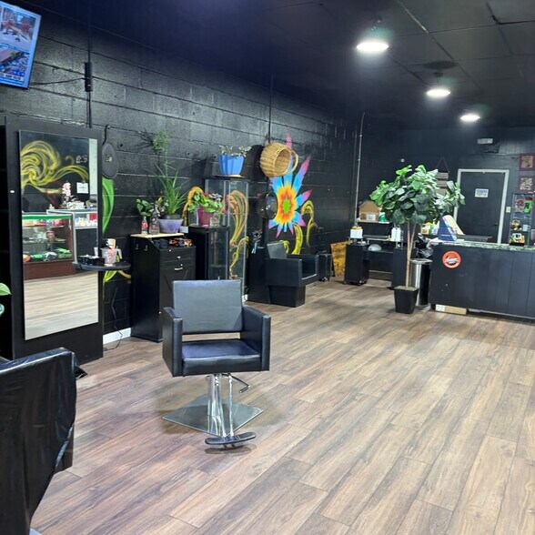 More Photos Of 6124-6150 W 25th St, Indianapolis Unknown For Lease