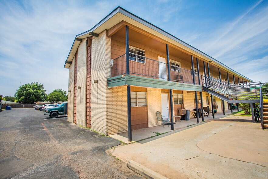 More Photos Of 7410 Quaker Ave, Lubbock Apartments For Sale