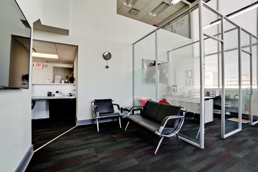 More Photos Of 2170 Main St, Sarasota Loft Creative Space For Sale